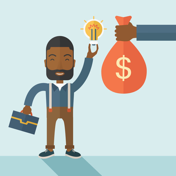 Афро-американский молодой человек со своей сумкой и лампочкой
.