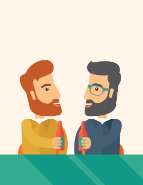 İki co-işçilerin sahip eğlenceli bir barda bira içmek.
