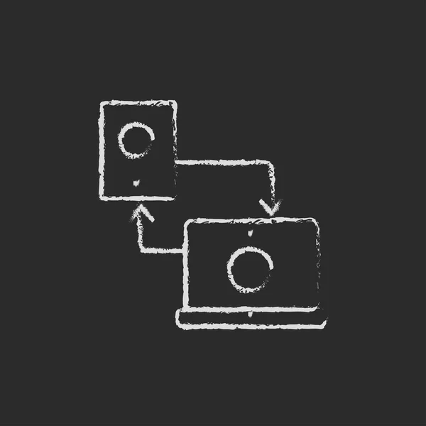 Synchronization computer with mobile device icon drawn in chalk. — Wektor stockowy