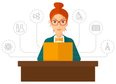 laptop ile okuyan kadın.