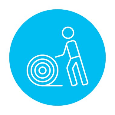 Tel biriktirme satırı simgesi olan adam.