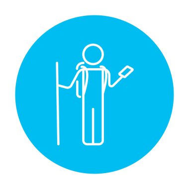 Telefon hattı simgesi ile backpacker turist.