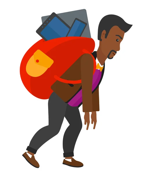 Homem com mochila cheia de dispositivos . —  Vetores de Stock