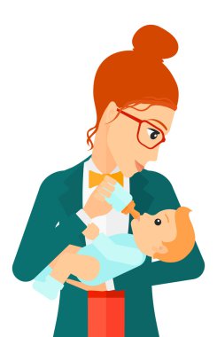 Bebeği besleyen kadın.