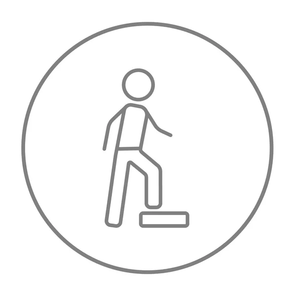 Homem fazendo ícone de linha de exercício passo . — Vetor de Stock