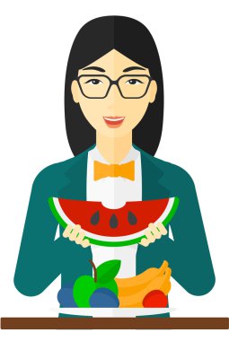 Karpuz yiyen kadın.