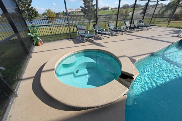 Spa and Pool with Lake View — Stock Photo, Image