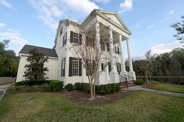 Colonial House — Stock Photo, Image