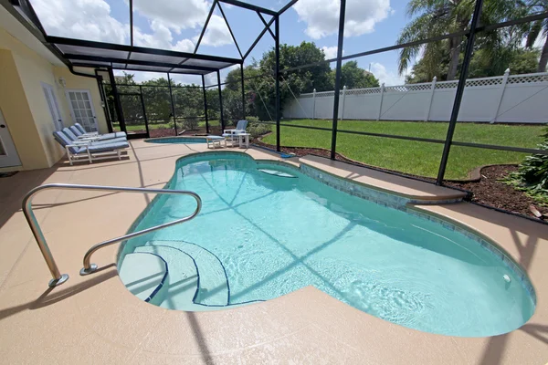 Swimming Pool and Spa — Stock Photo, Image