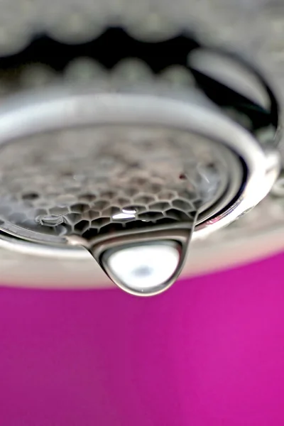 Dripping Faucet, Pink Background — Stock Photo, Image