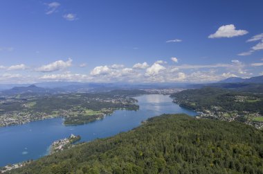 Worthersee Gölü 'nün Panoramik Görünümü