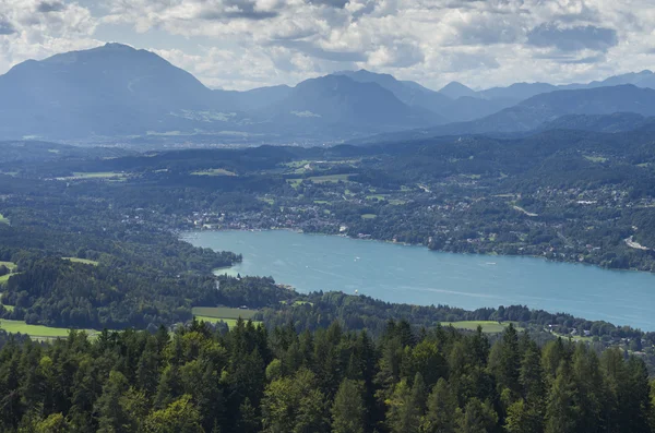 Vista panoramica del lago Worthersee — Foto Stock
