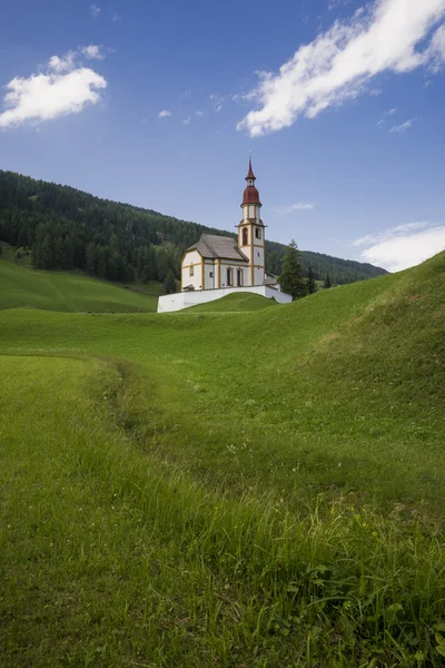 Obernberg am Brenner with austrian alps on background — Stock Photo, Image