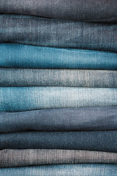 Gestapelde jeans closeup — Stockfoto