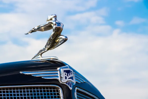 Eski model Buick motor araba logosu — Stok fotoğraf