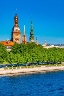 Old Town Riga ve Daugava Nehri