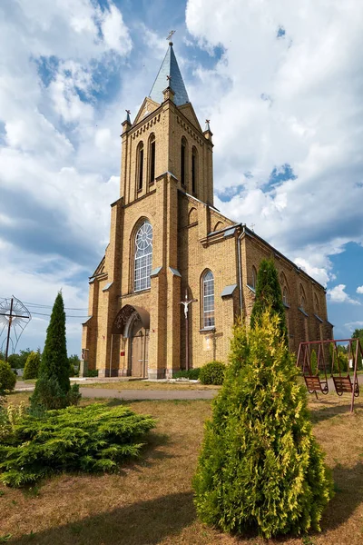 Altes Katholisches Gotteshaus Mariä Himmelfahrt Dorf Krasnoe Bezirk Molodechno Weißrussland — Stockfoto