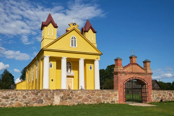 Antigua Iglesia Católica Madera Daniushevo Región Grodno Bielorrusia — Foto de Stock