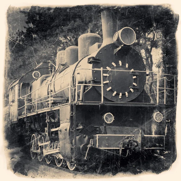 Vieja locomotora en diseño retro en blanco y negro —  Fotos de Stock