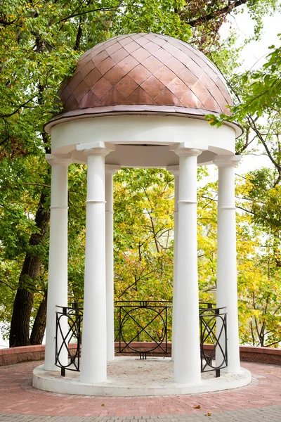 Gazebo in autumn garden — Stock Image Gazebo in autumn garden Stock Picture
