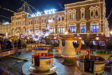 Moscow, Rusya Federasyonu - 24 Aralık 2014: Kızıl Meydan gece süslemeleri