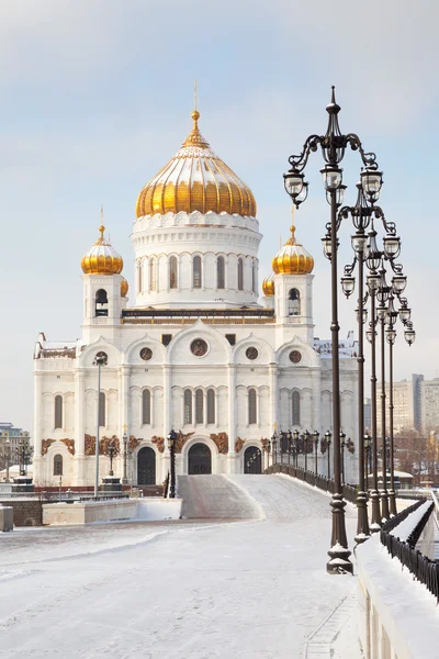 Iglesia de Cristo Salvador en Moscú en hermoso invierno — Foto de Stock