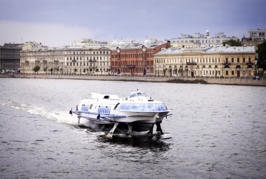 Neva Nehri, Saint Petersburg üzerinde hızlı feribot seferleri