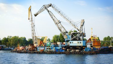 Eski sökülmesi, demirleme gemi