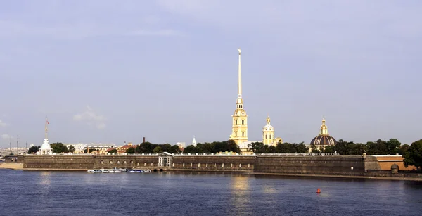 Panorama de la fortaleza de Pedro y Pablo en San Petersburgo —  Fotos de Stock