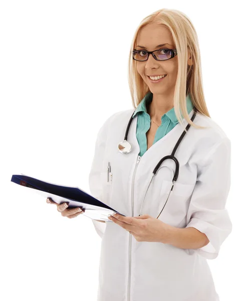 Hermosa mujer médico con una carpeta y gafas, sonriendo — Foto de Stock