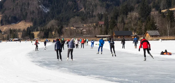 People skating on the ice in Austria — Stock Photo, Image