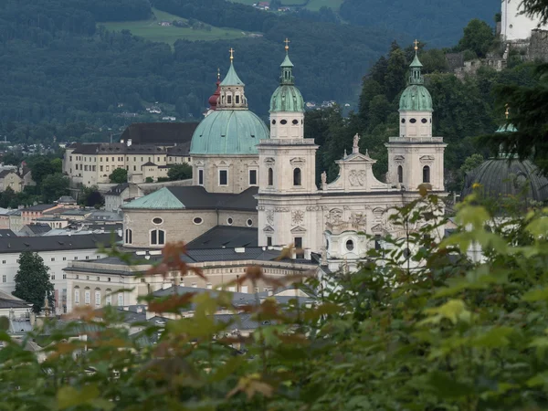 Een uitzicht over de stad Salzburg — Stockfoto