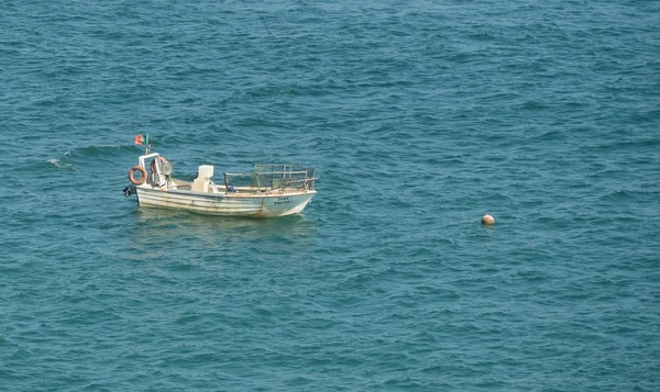 ポルトガルの海でボートします。 — ストック写真