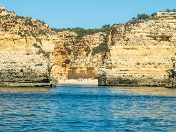 Een boottocht in de buurt van de Algarve kust — Stockfoto