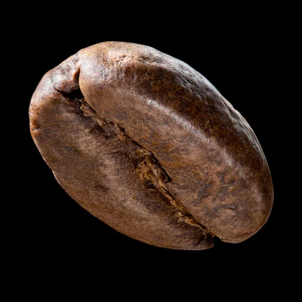 Kaffeböna isolerad på svart bakgrund — Stockfoto