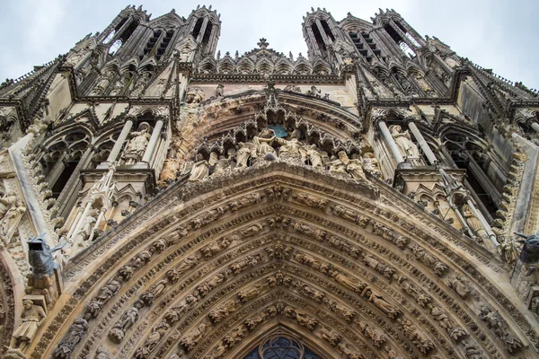 Notre-Dame de Reims katedral cephe — Stok fotoğraf