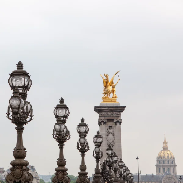 Pont Alexandre III vide à Paris — Photo