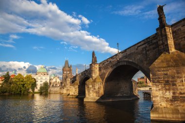 Charles Köprüsü'nden Vltava Nehri iskele