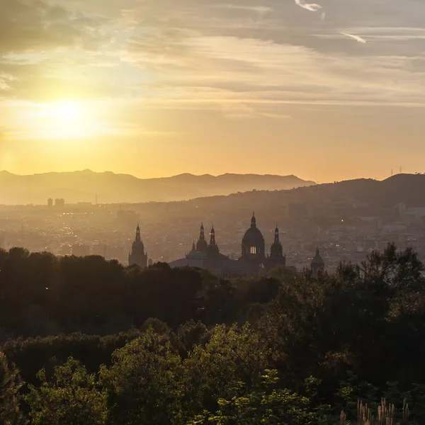 Barcelona 'daki Ulusal Müzede güzel bir gün batımı — Stok fotoğraf