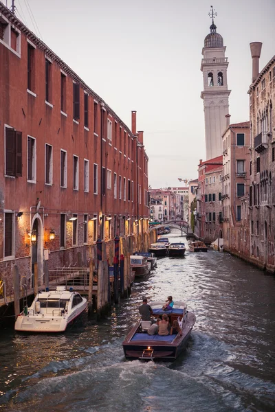 Veneza canal cena na Itália — Fotografia de Stock