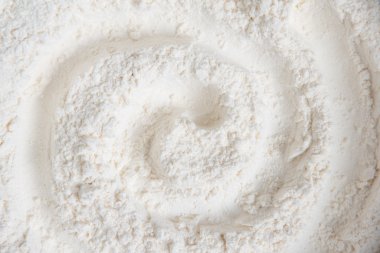 Buğday unu ile kaplı yüzey