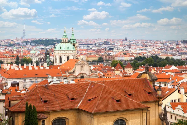 Flygfoto över gamla stan i Prag — Stockfoto