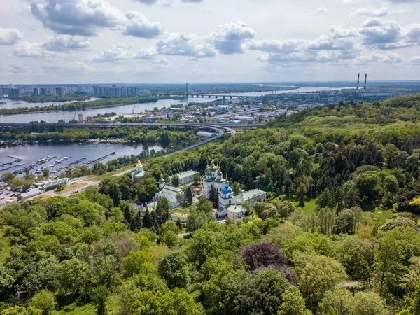 Vista Aérea Bela Natureza Verde Jardim Botânico Igrejas Rio Edifícios — Fotografia de Stock