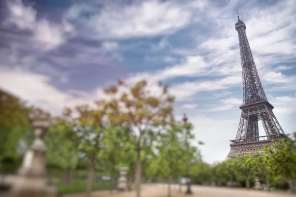 Wieża Eiffla w Paryżu, Francja. Tilt shift obrazu — Zdjęcie stockowe