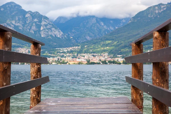 Boat dock on Como lake in Italy — Stock Photo, Image