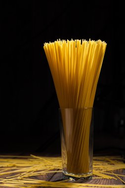 İtalyan spagetti siyah