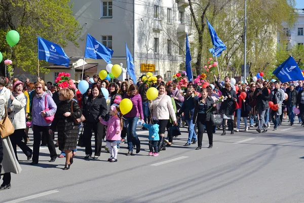 Gösteri 1 Mayıs kutlamaları için ayrılmış. Tyumen, Russi — Stok fotoğraf