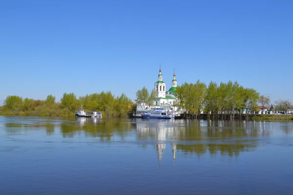 Voznesensko-教会的圣 · 乔治和泊的船 — 图库照片