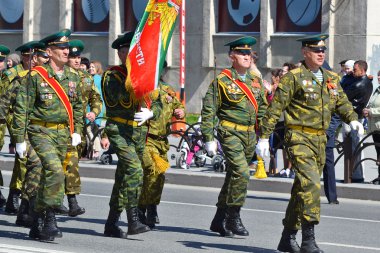 9 Mayıs 2016 üzerinde zafer günü geçit töreni. Tyumen, Rusya Federasyonu.