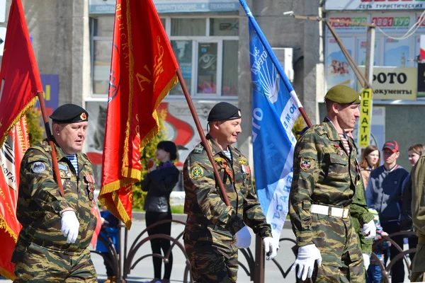 A győzelem napja május 9-én 2016-ban a parádét. Tyumen, Oroszország. — Stock Fotó